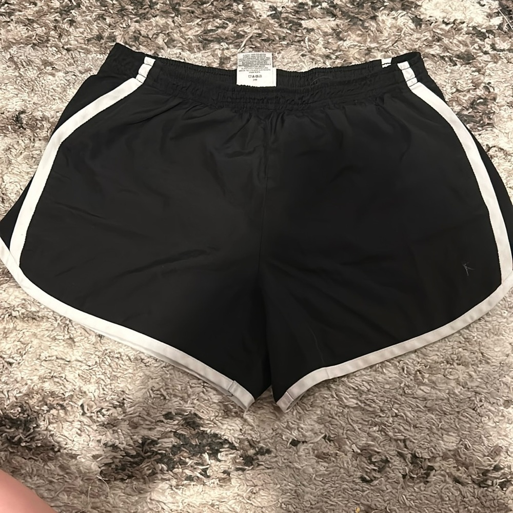 Regular black shorts